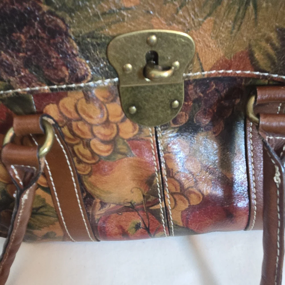 Patricia Nash chic satchel